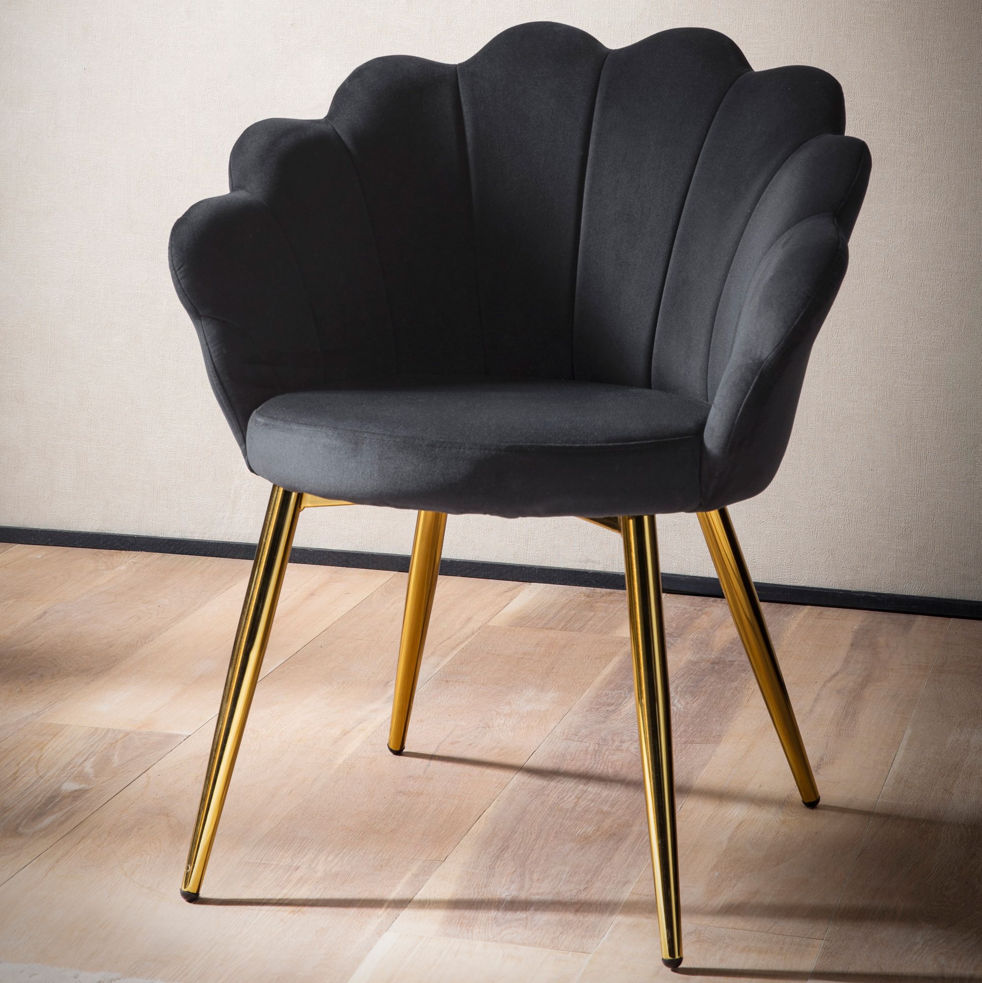 Chaise de salle à manger Tulipe velours noir | Pieds dorés | 47,5x80x53 cm