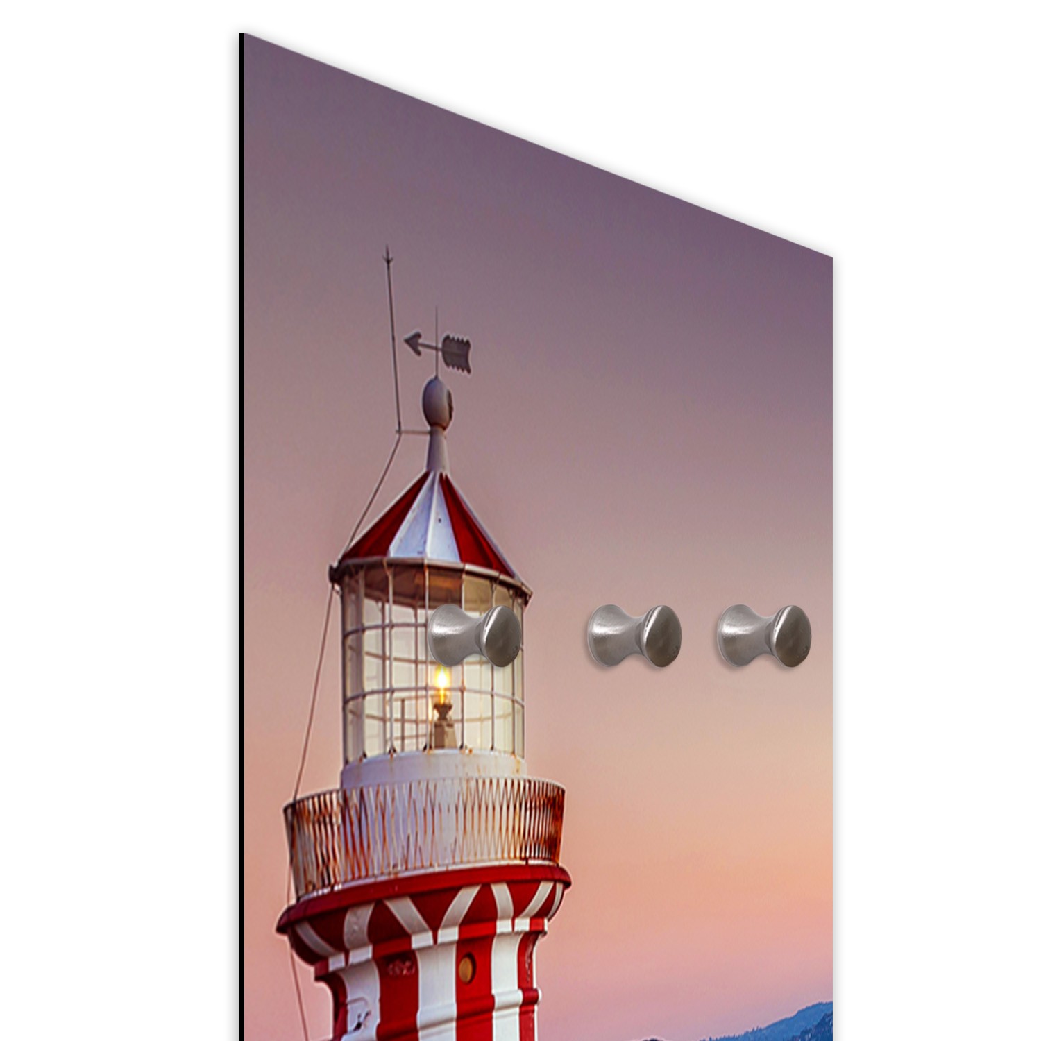 Garderobenständer aus faserplatte und satinpapier mit leuchtturm-design