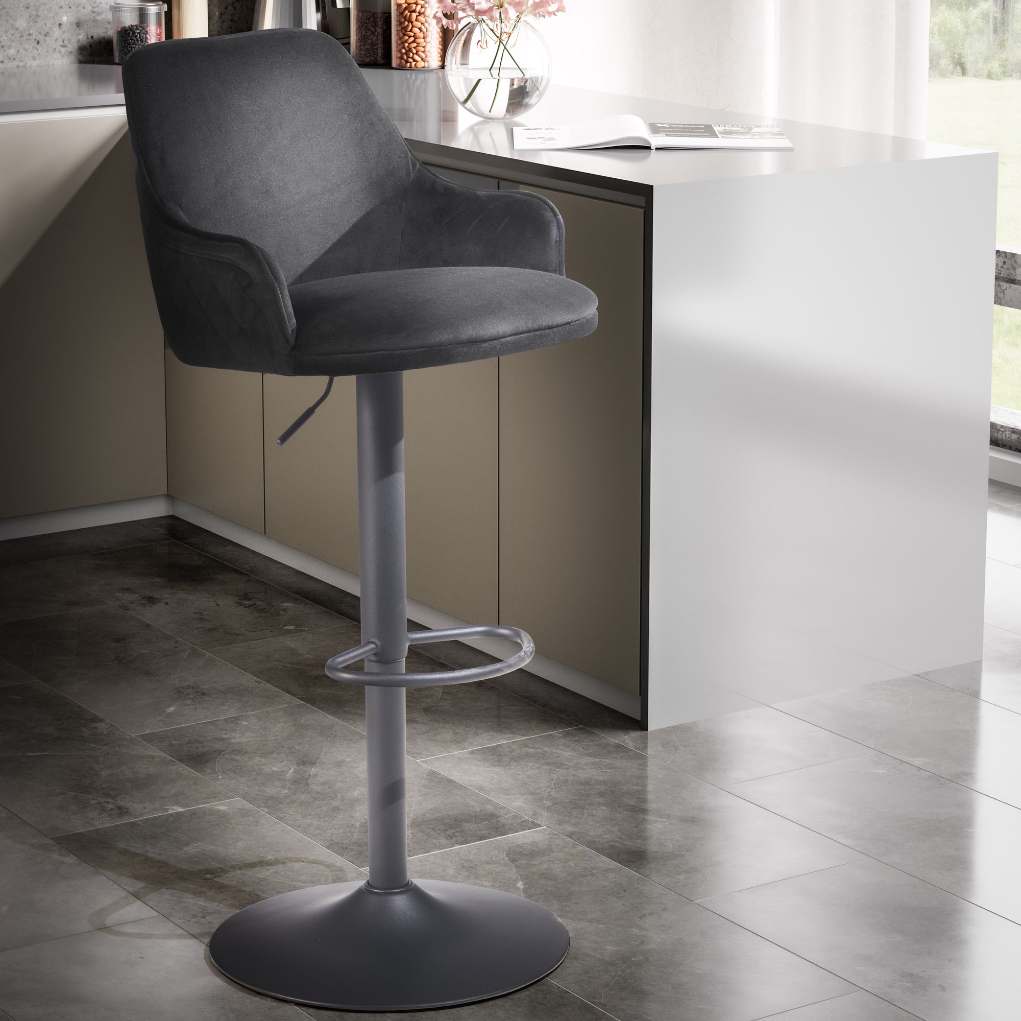 Tabouret de bar en velours noir | Métal trompette | Hauteur réglable 86-106 cm